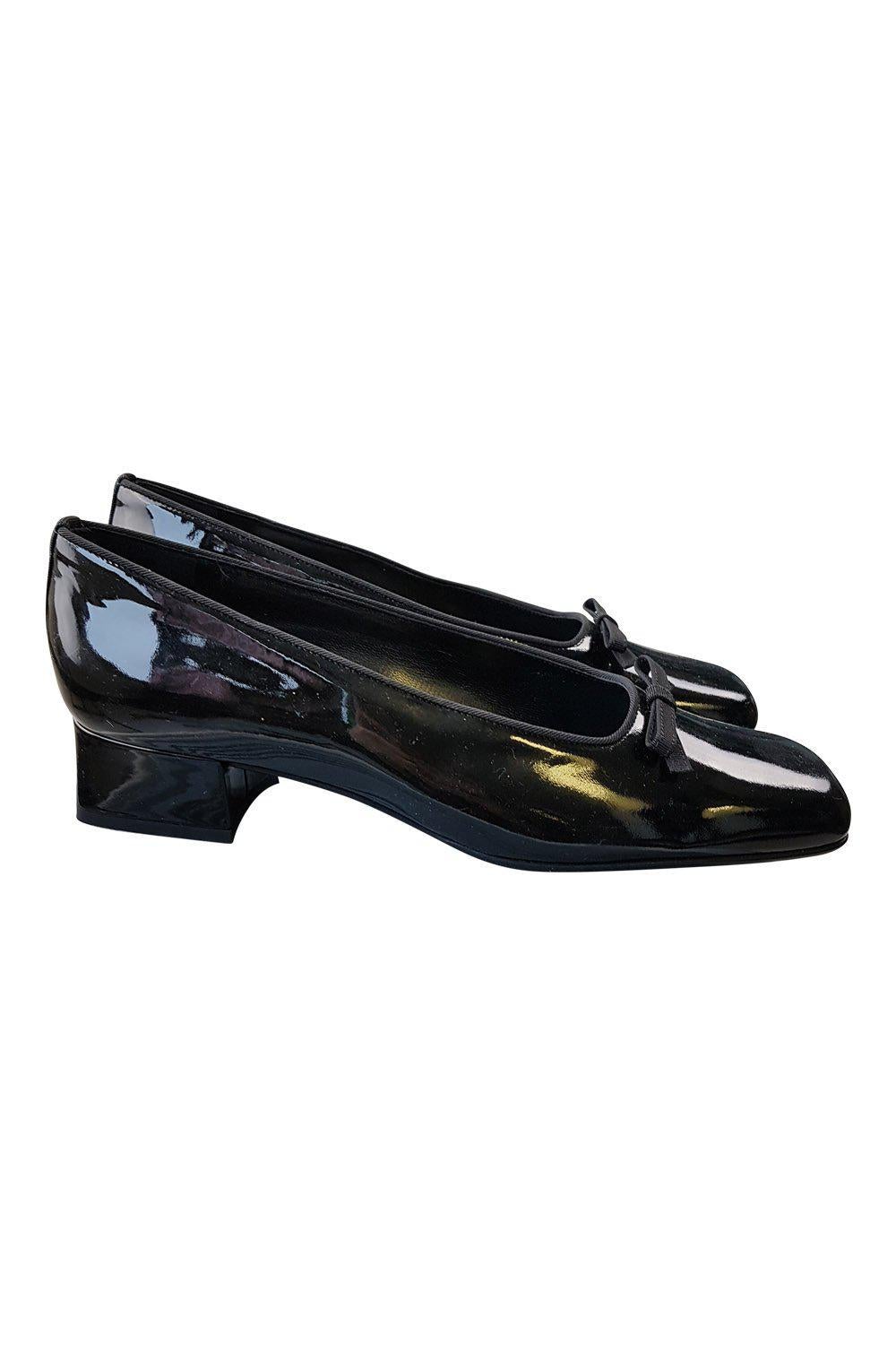 SERGIO ROSSI Black Patent Leather Kitten Heel Pumps (39.5)-Sergio Rossi-The Freperie